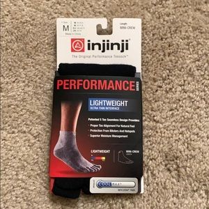 Light weight performance toe sock